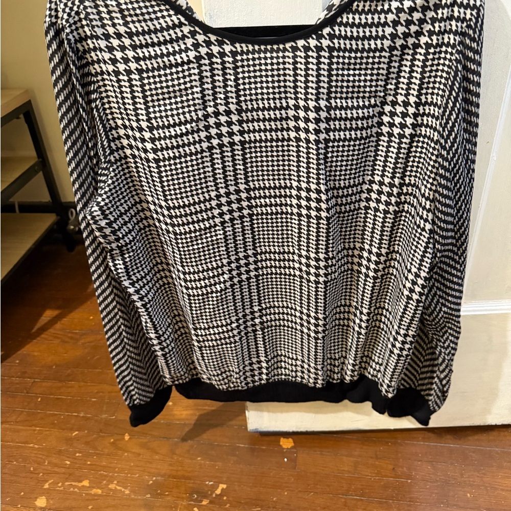 Michael Kors Women’s Black and White Houndstooth Sweater